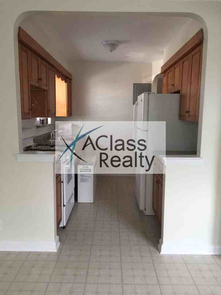 30-11 50th Street - Photo 3 of 10