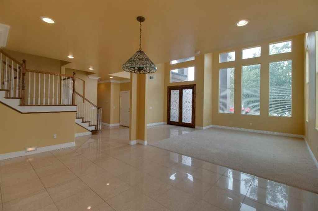 26775 Lakeview Dr - Photo 3 of 11