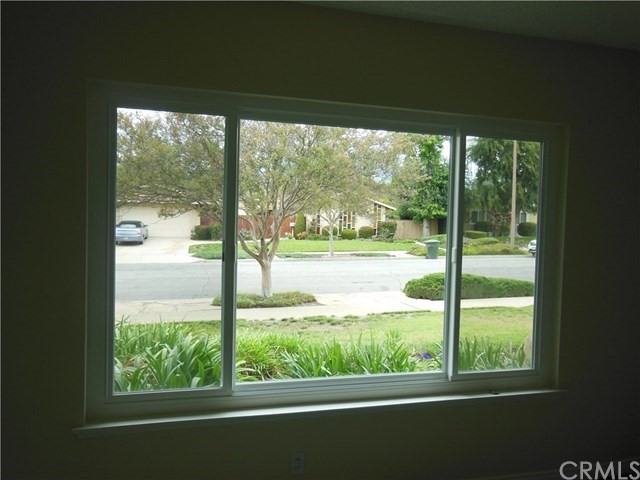 1012 Ottawa Dr - Photo 3 of 11