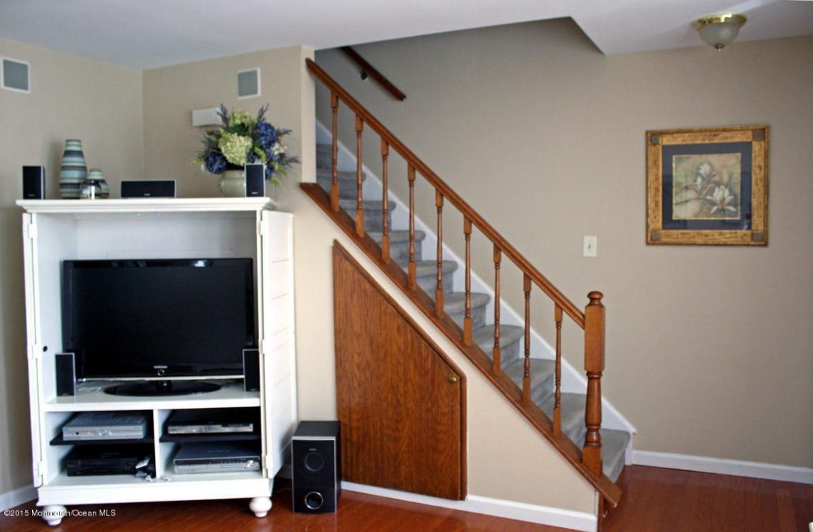 82 Cliffwood Ave W #11B - Photo 3 of 12