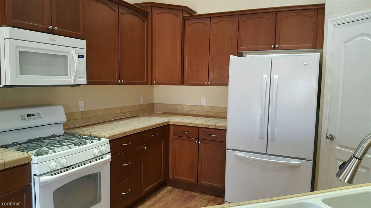 1434 Walker River Way - Photo 3 of 10