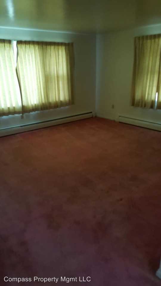 996 E Main St - Photo 3 of 9