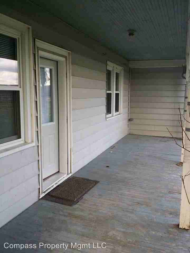 2456 Main St - Photo 2 of 8