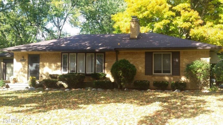 17310 Kinross Ave - Photo 3 of 23