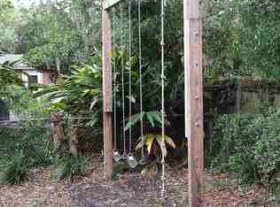 1602 Felch Ave - Photo 3 of 4