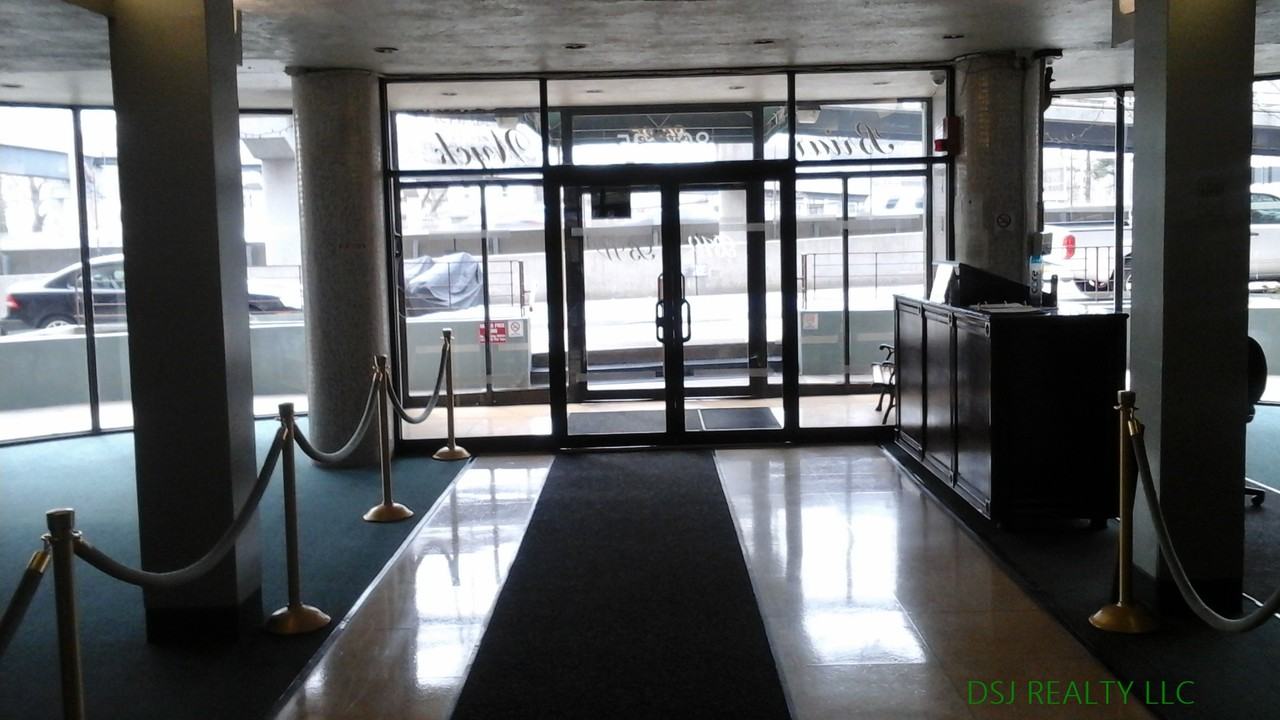 86-25 Van Wyck Expy #408 - Photo 3 of 24