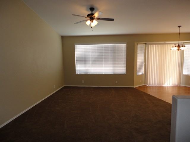10307 W Windsor Blvd - Photo 3 of 12