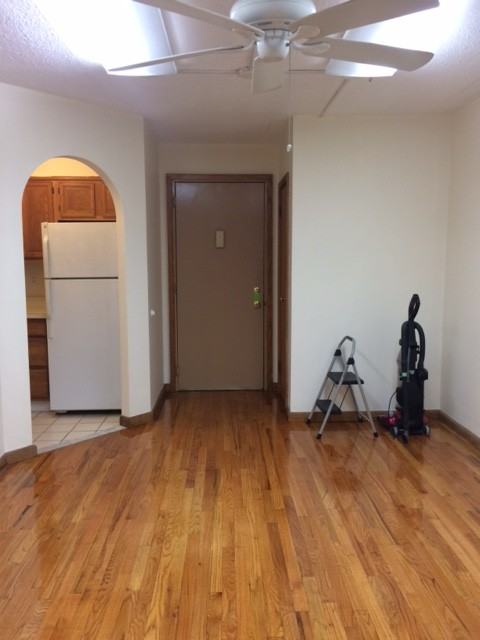 32-44 31st Street 1R - Photo 2 of 7