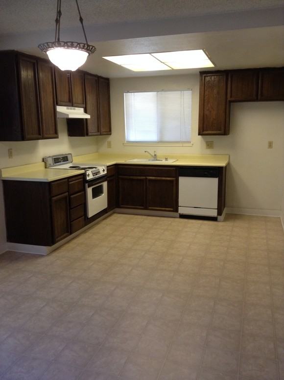 5815 Hazel Ave - Photo 2 of 9