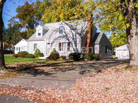 48 Merrell Dr - Photo 3 of 19