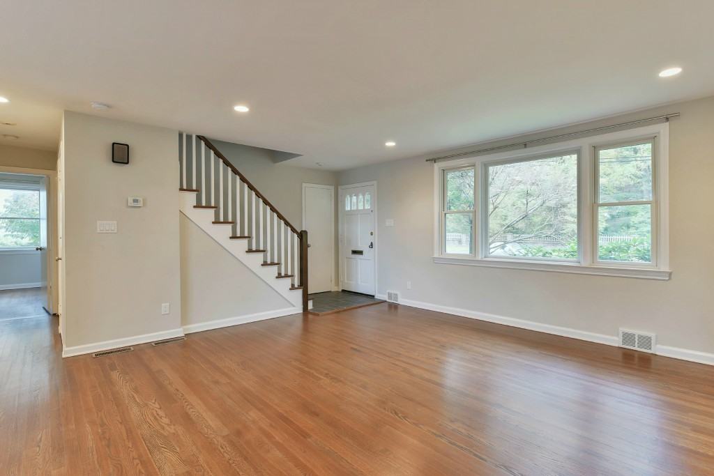 132 Glen Ave - Photo 2 of 21