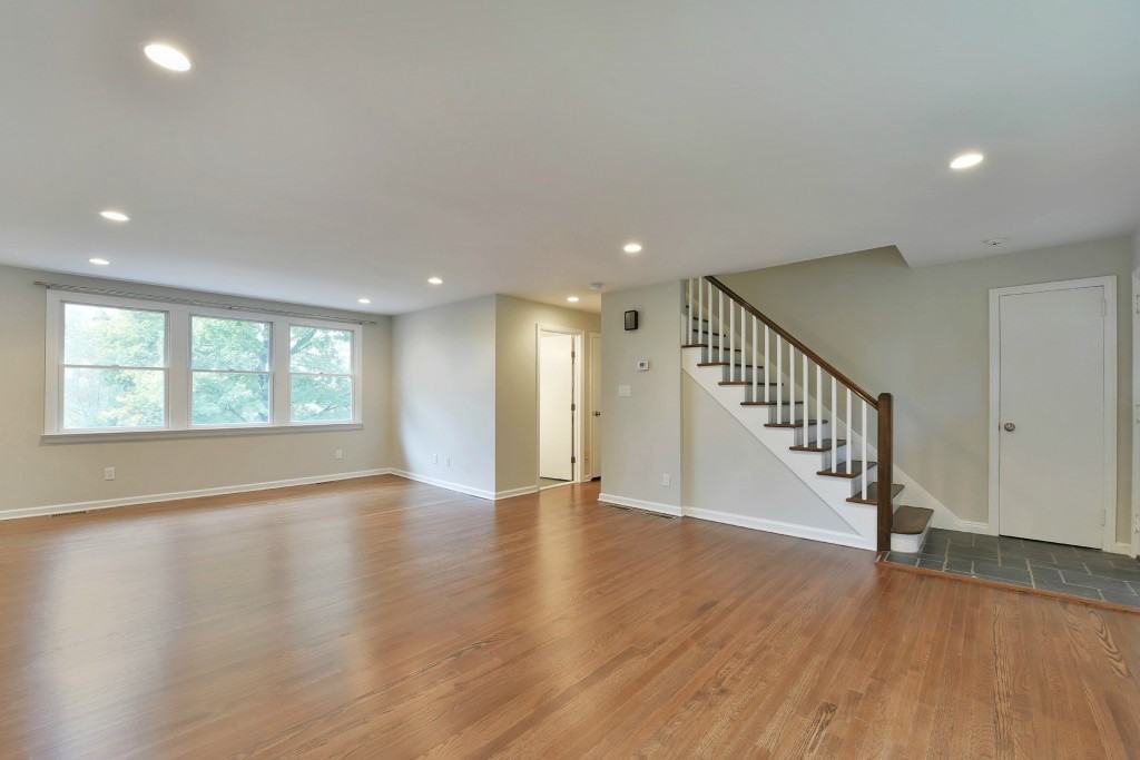 132 Glen Ave - Photo 3 of 21