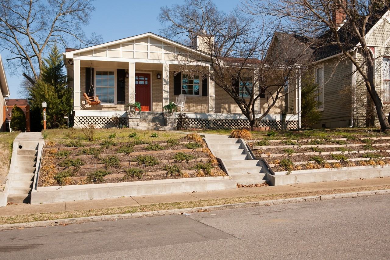 929 Fatherland St - Photo 2 of 17