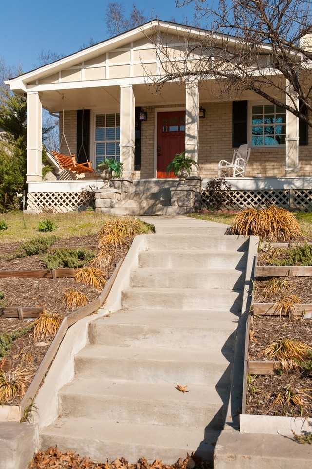 929 Fatherland St - Photo 3 of 17