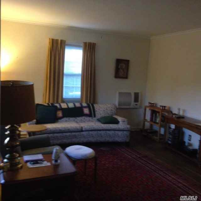 790 Roosevelt St - Photo 3 of 9