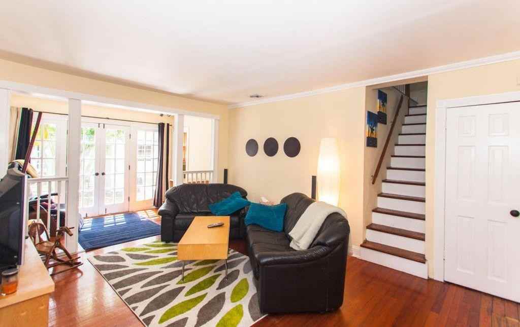 424 51st St - Photo 3 of 8
