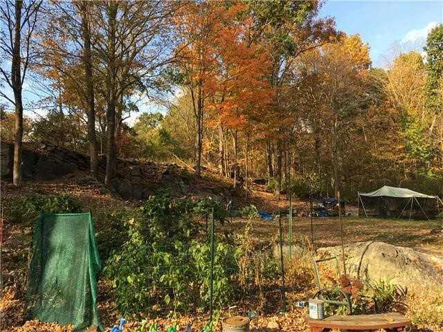 83 Pepper St - Photo 3 of 7