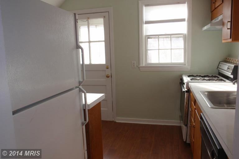 900 N Larrimore St - Photo 3 of 18