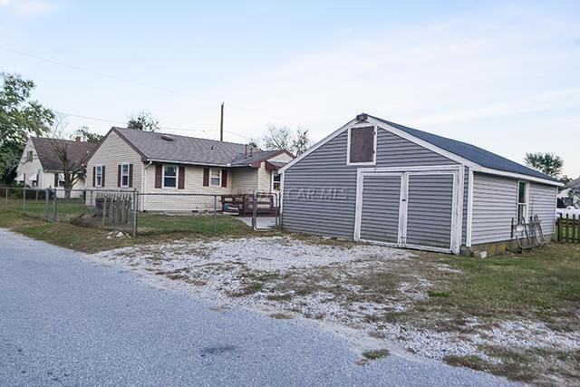 500 E Walnut St - Photo 3 of 41