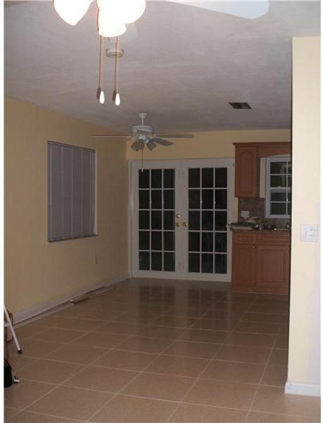 2580 NW 89th Ave - Photo 3 of 5