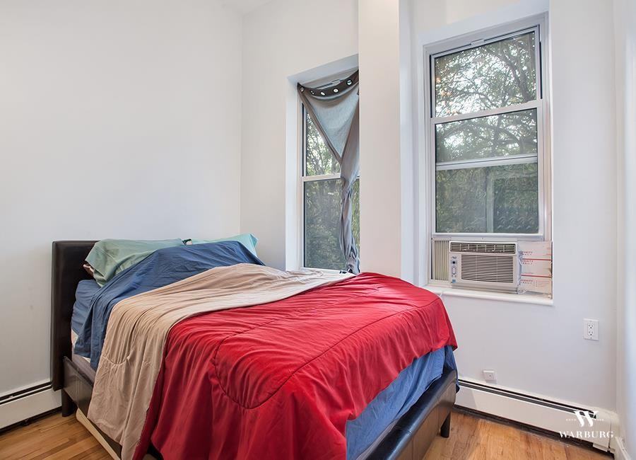 420 Clermont Ave - Photo 3 of 4