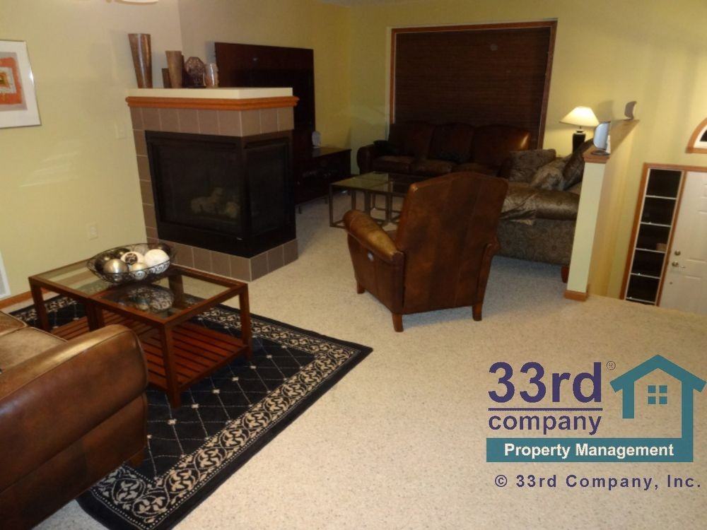 901 Ledgestone Dr - Photo 3 of 12