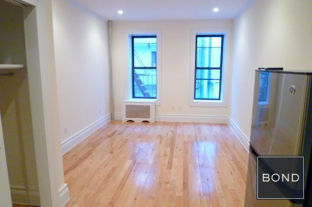 1st Ave & E 74th St #vv