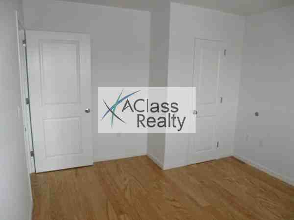 31-30 31st Street - Photo 3 of 5