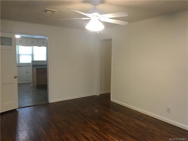 2722 West 37th Place - Photo 3 of 10