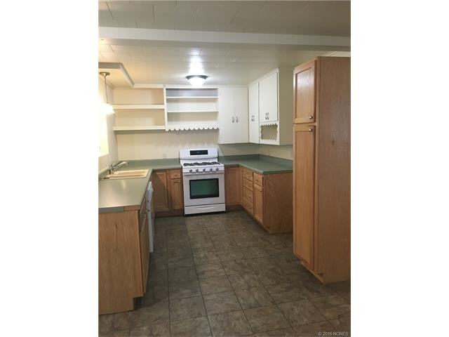 2722 West 37th Place - Photo 2 of 10