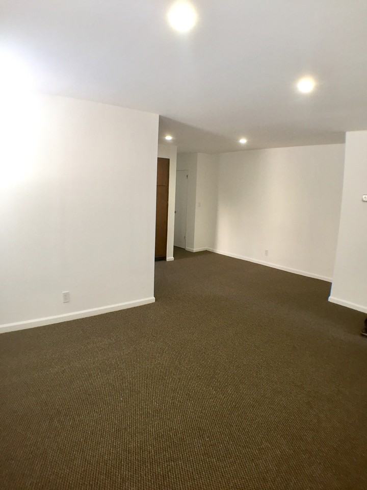 24-7 33rd Street - Photo 3 of 9