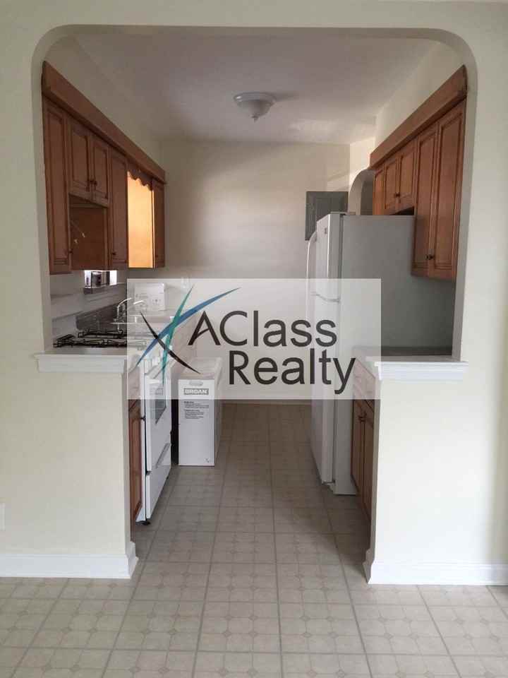 3010 50th Street - Photo 2 of 8
