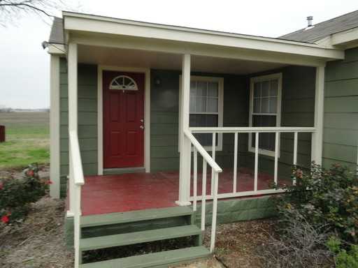 104 Main St - Photo 2 of 11