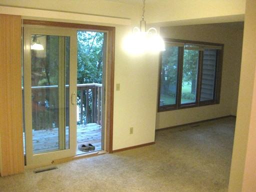 4355 Shoreline Dr - Photo 2 of 7