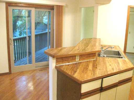 4355 Shoreline Dr - Photo 3 of 7