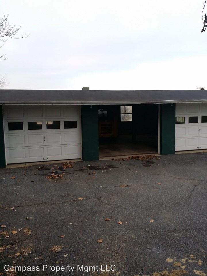 2087 Main St - Photo 3 of 12
