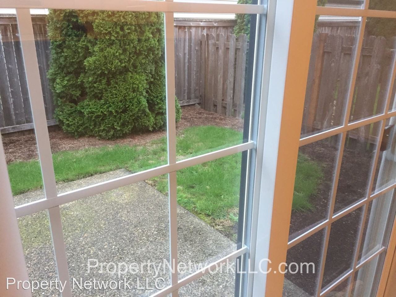 957 SW 24th St - Photo 3 of 14