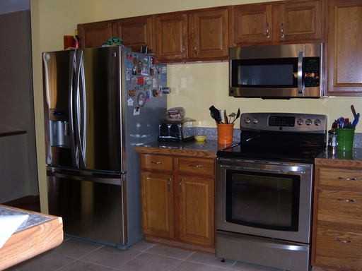 812 Davis Dr - Photo 3 of 9