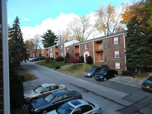 1001 N Spring St - Photo 2 of 4