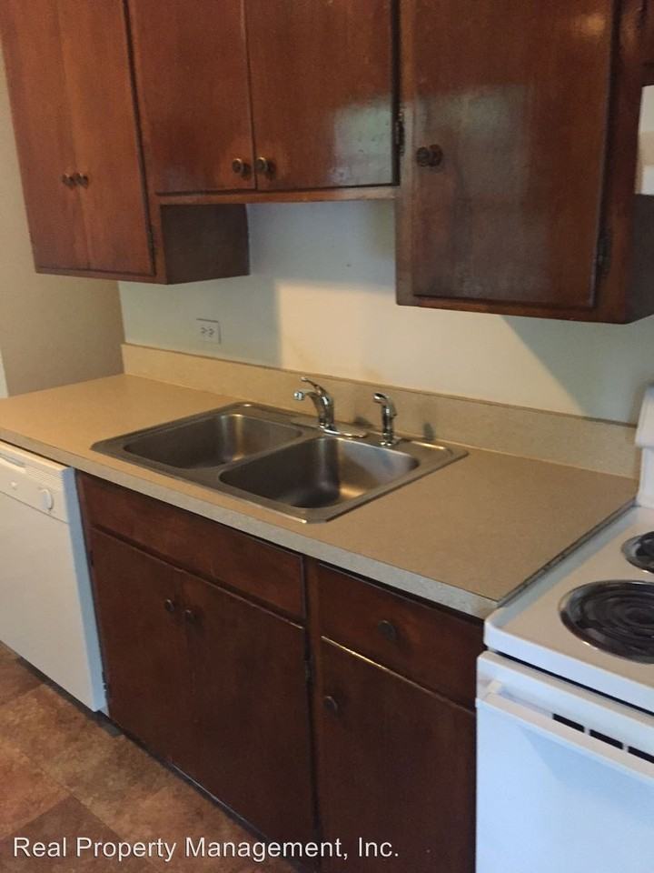 1204 Wellford St - Photo 3 of 9