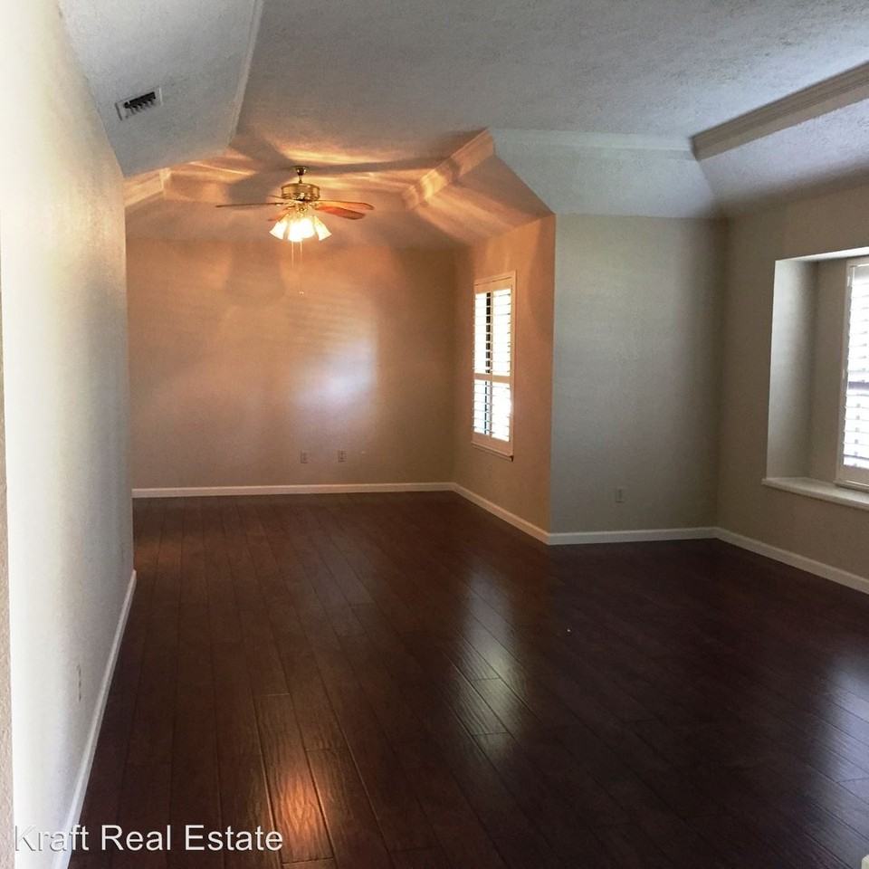 8146 Walnut Villa Way - Photo 3 of 10