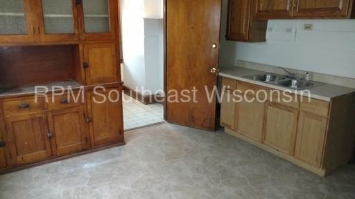 3276-3278 N Buffum St - Photo 3 of 10