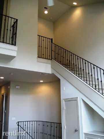 2827 Pease St - Photo 3 of 7