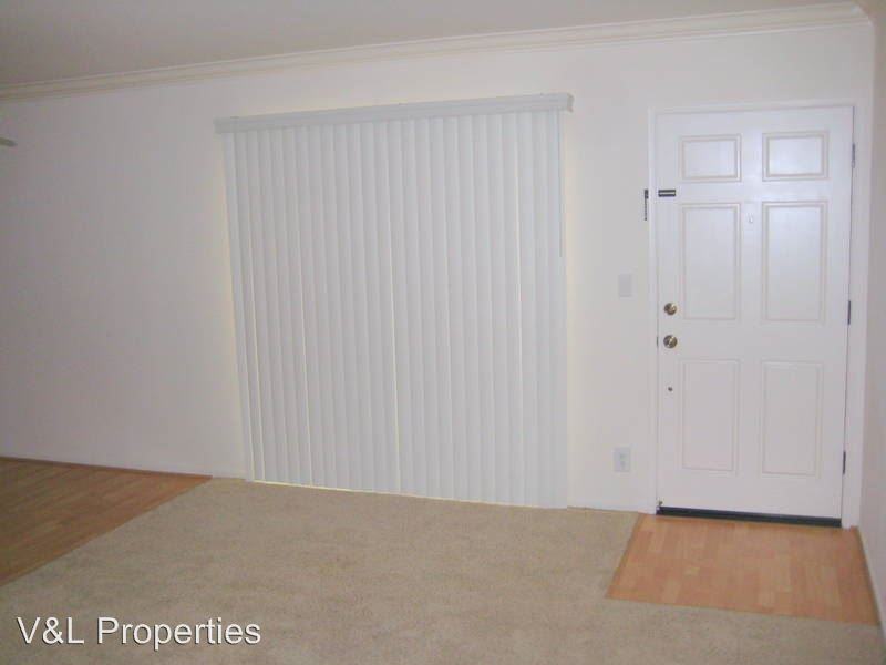 1519 ARMACOST AVE - Photo 3 of 6