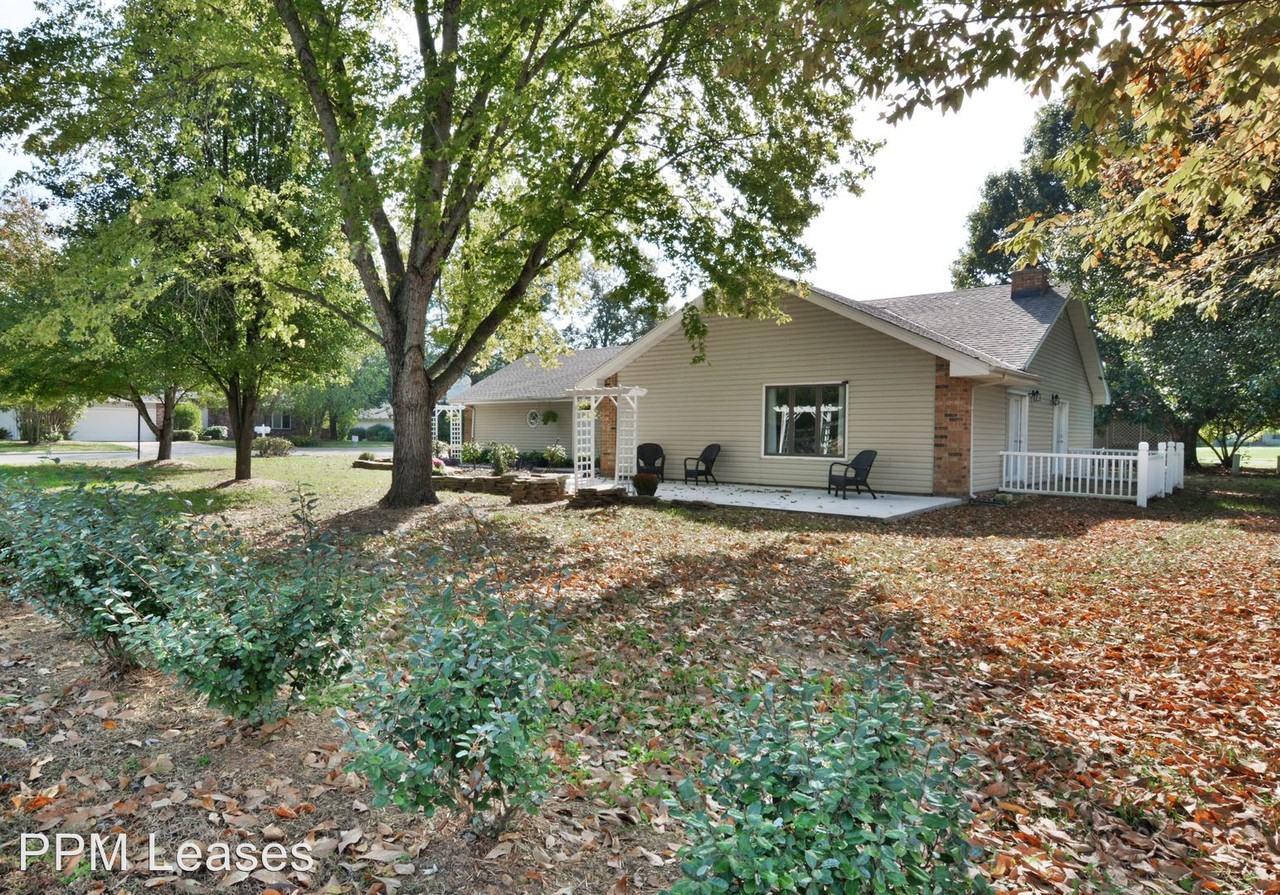 1469 Pointe Royale Dr - Photo 2 of 29