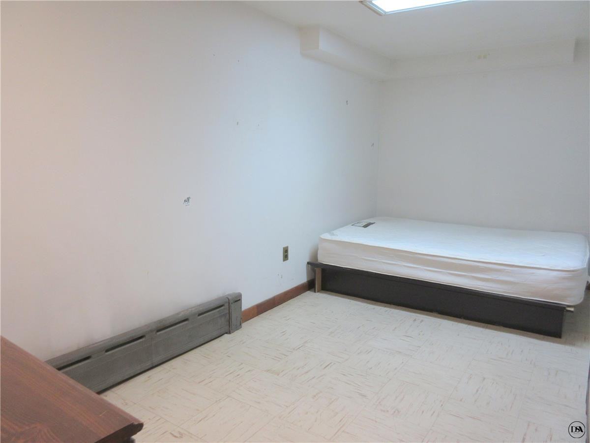 22-56 37th St - Photo 3 of 10