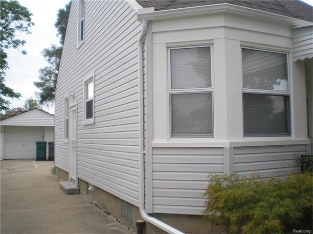 7911 Coleman St - Photo 3 of 19