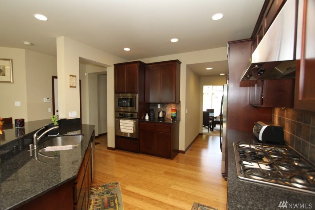 7007 115th Ct SE - Photo 2 of 6
