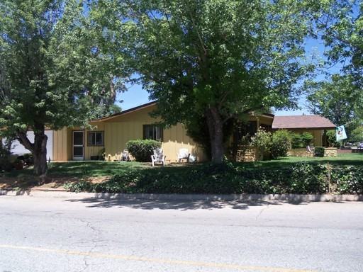 1216 Cherry Ln - Photo 2 of 13