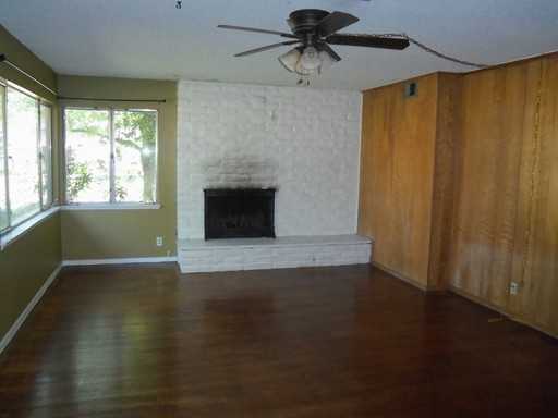 1216 Cherry Ln - Photo 3 of 13